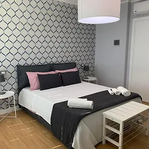 domus-gaudens-luxury-apartment.taorminaitalyhotels.com/